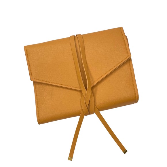 Glass Ladder & Co. Other - Glass Ladder & Co, Katherine Tech Travel Organizer Roll (Honey)